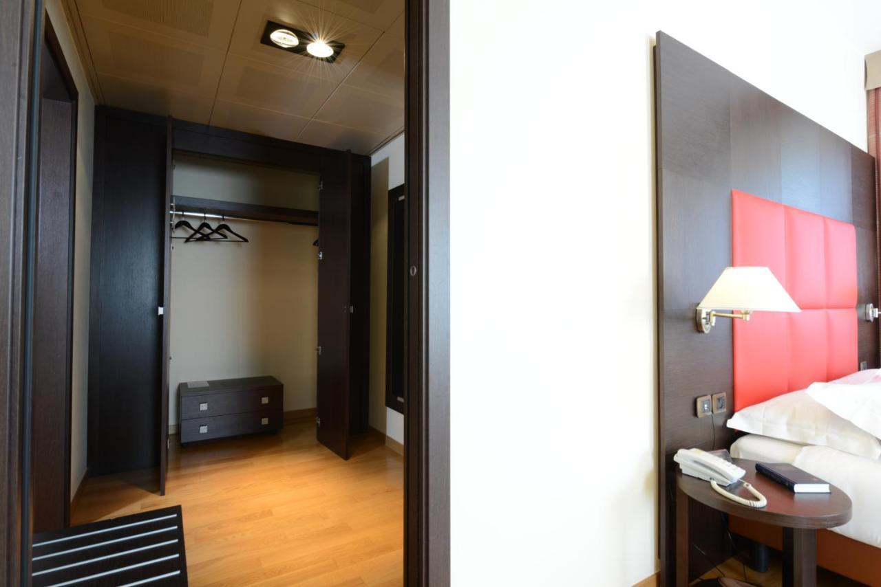 Hotel Guglielmo Catanzaro Dış mekan fotoğraf